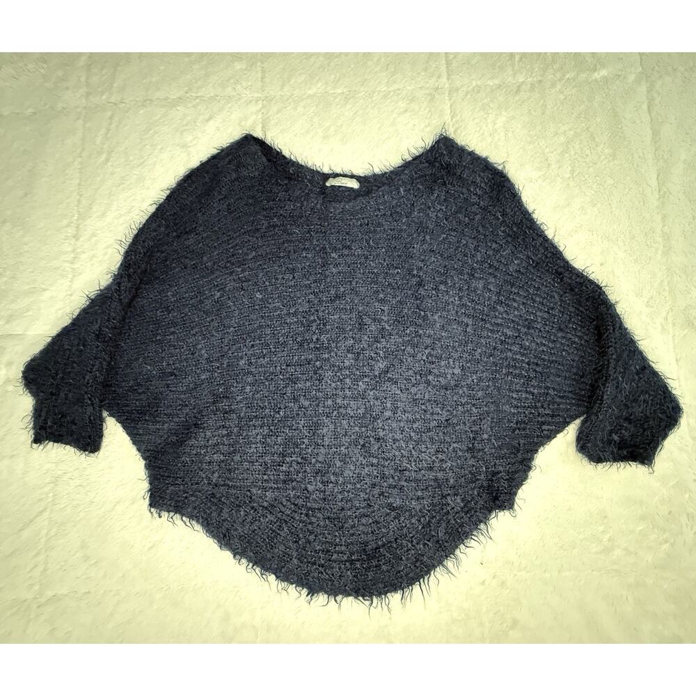 Baci Made In Italy Dolman Sleeve Fuzzy Navy Sweater (measurements in listing)